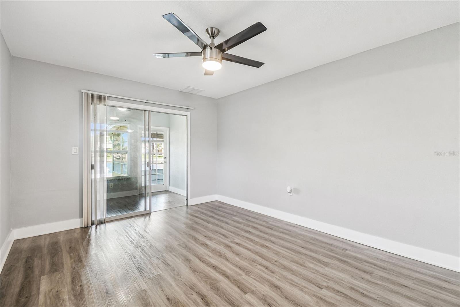 FLOR A MAR - Residential