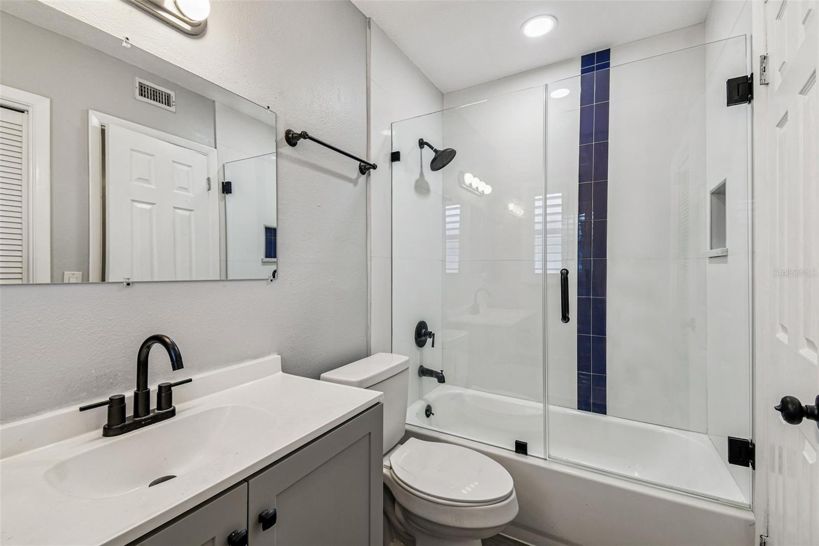 FLOR A MAR - Residential