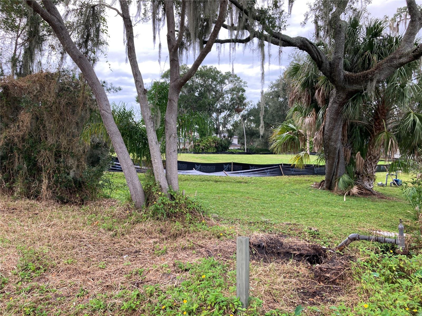 LT A BLK A REP - Land