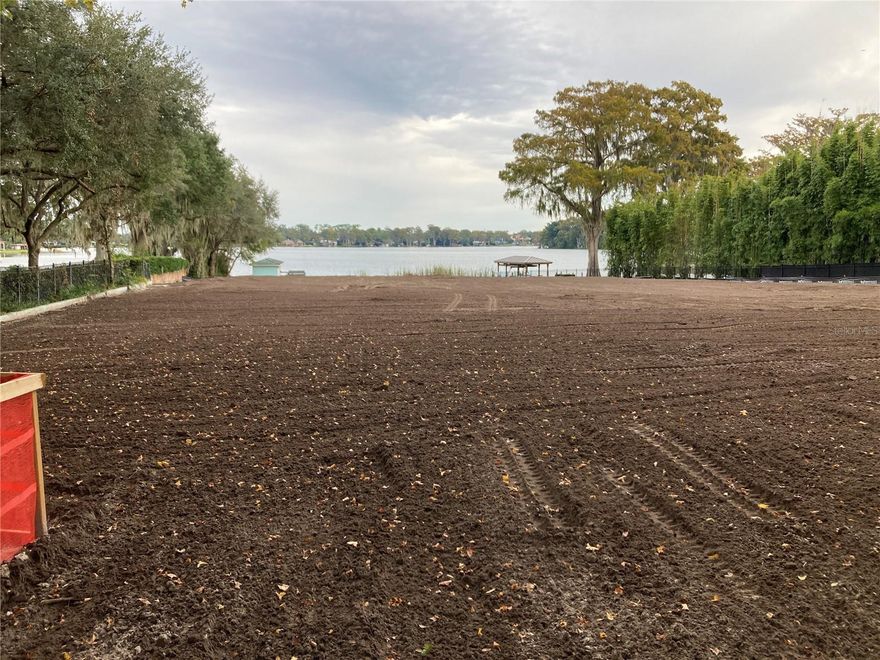 A spacious 1.22 acre lakefront lot in Winter Park on Park Avenue, surrounded by high-end homes, offers an excellent opportunity for building a luxurios residence.  The cleared land provides a canvas for creating a stunning lakeside property.