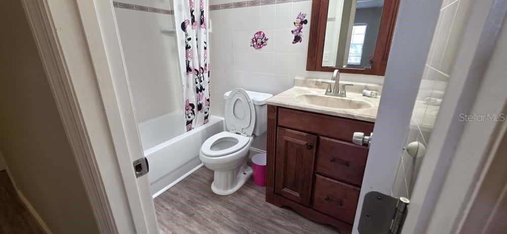 STERLING PARK UNIT 01 - Residential Lease