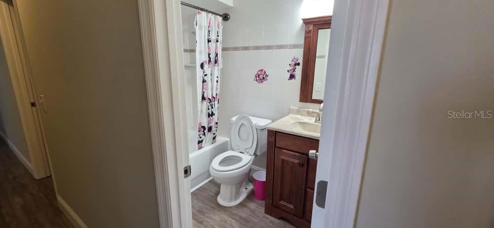 STERLING PARK UNIT 01 - Residential Lease