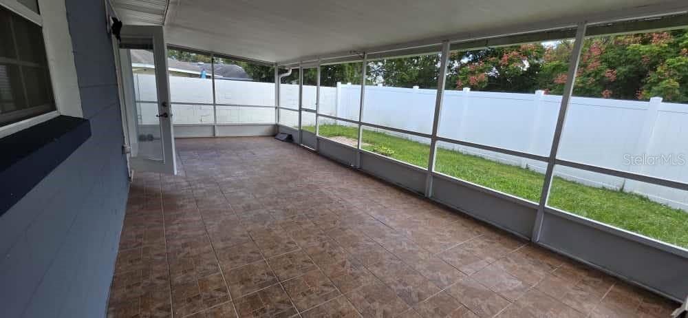 STERLING PARK UNIT 01 - Residential Lease