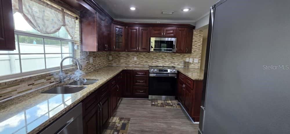 STERLING PARK UNIT 01 - Residential Lease