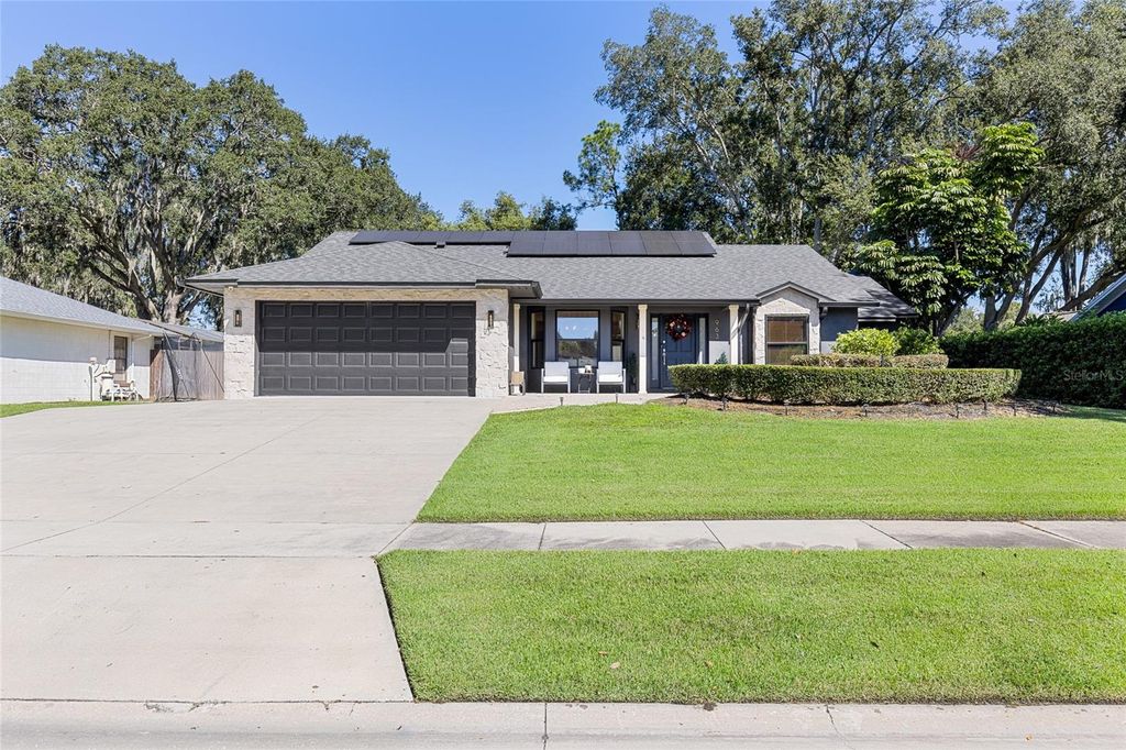 Photo of 963 Glenview Circle, Winter Garden, FL 34787 (MLS # O6353800)