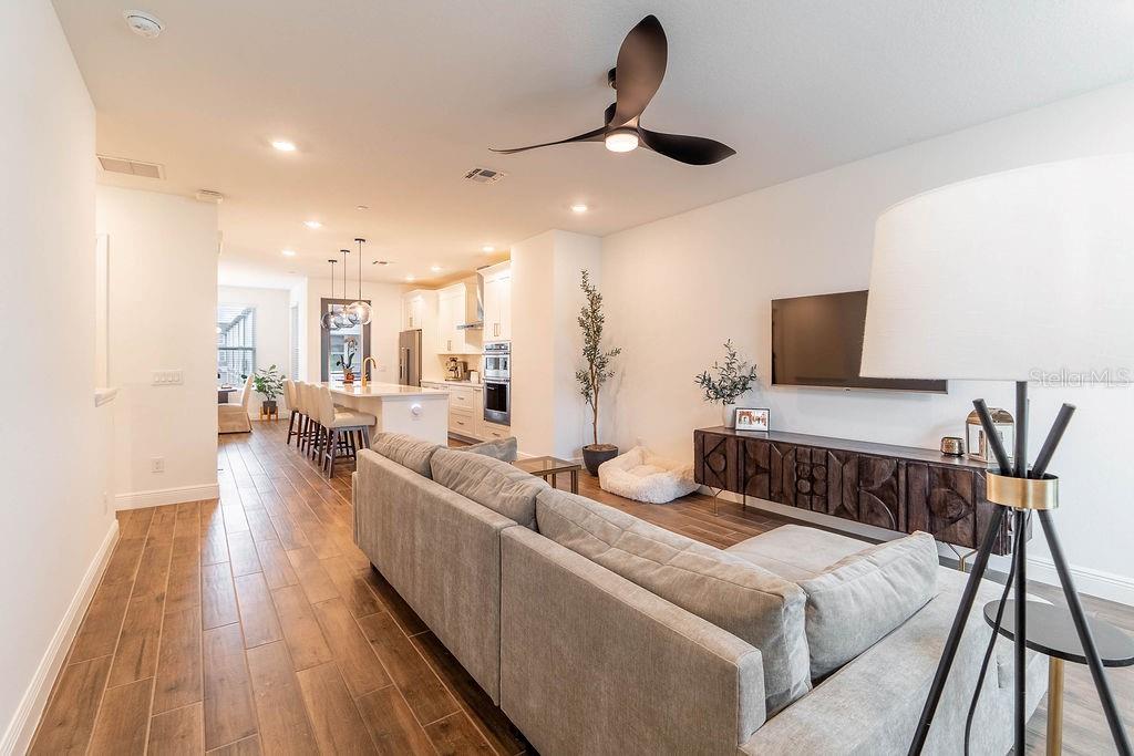 LAUREATE PARK NBRHD CENTER PH 3 - Residential