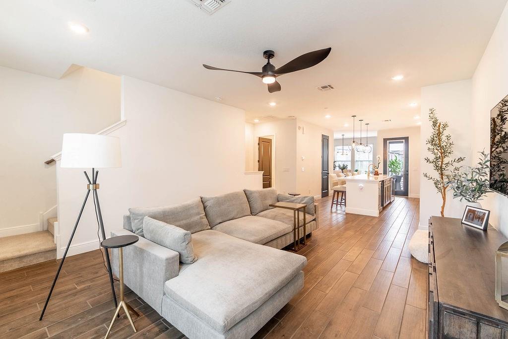 LAUREATE PARK NBRHD CENTER PH 3 - Residential