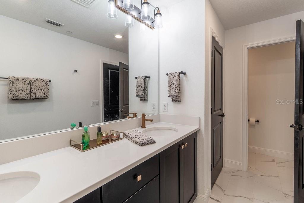 LAUREATE PARK NBRHD CENTER PH 3 - Residential