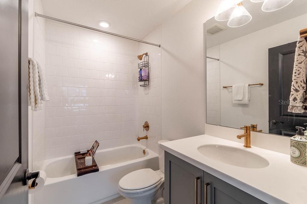 LAUREATE PARK NBRHD CENTER PH 3 - Residential