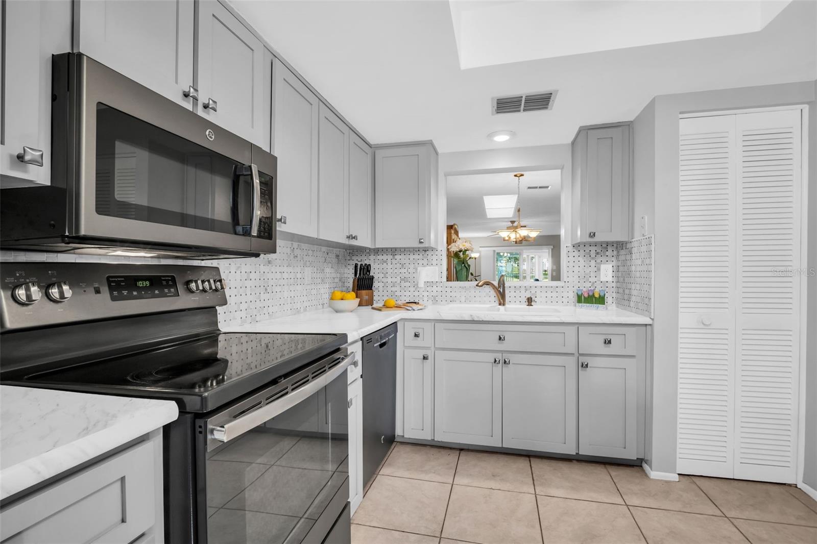 HIGHLAND LAKES VILLAS ON THE GREEN - Residential