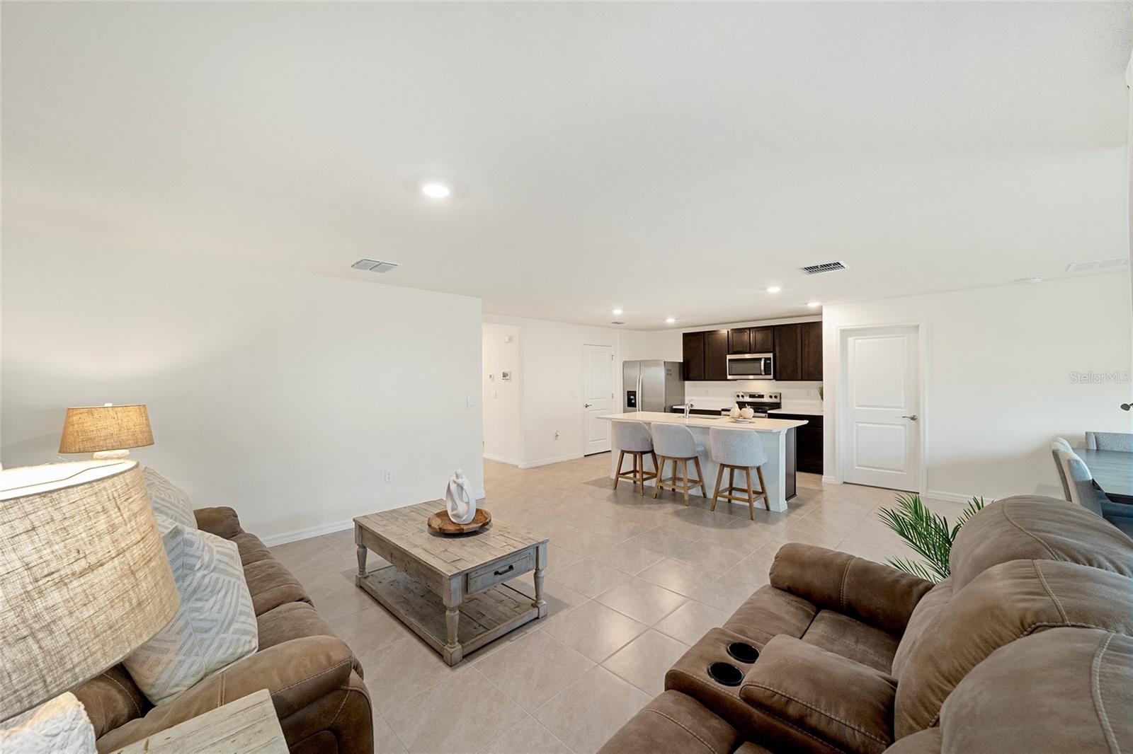 MARION OAKS UN EIGHT FIRST RE - Residential