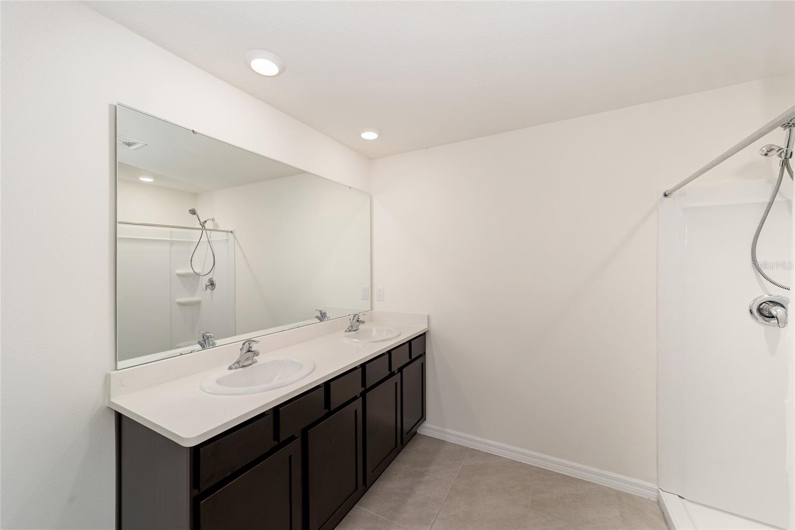 MARION OAKS UN EIGHT FIRST RE - Residential