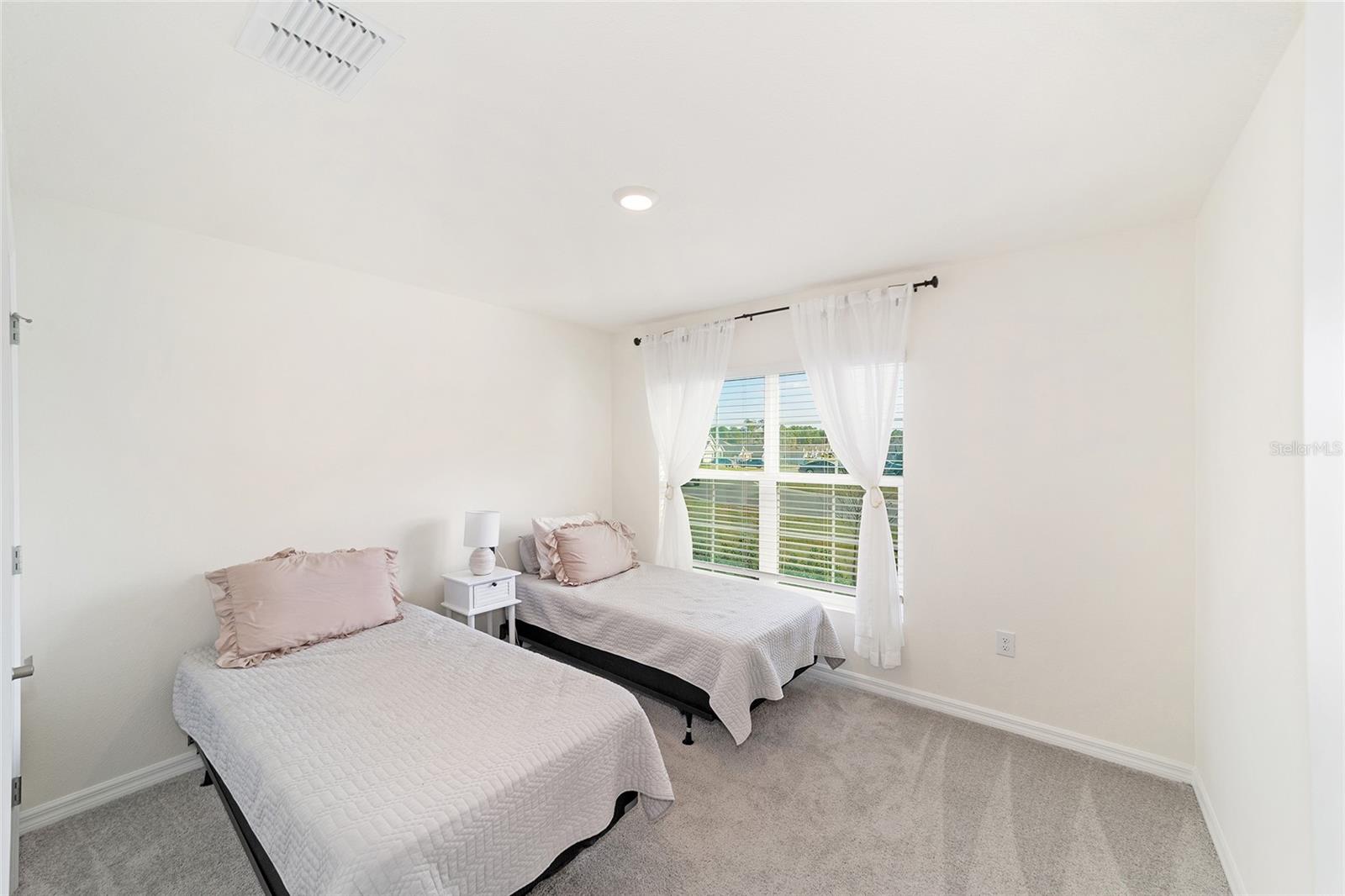 MARION OAKS UN EIGHT FIRST RE - Residential