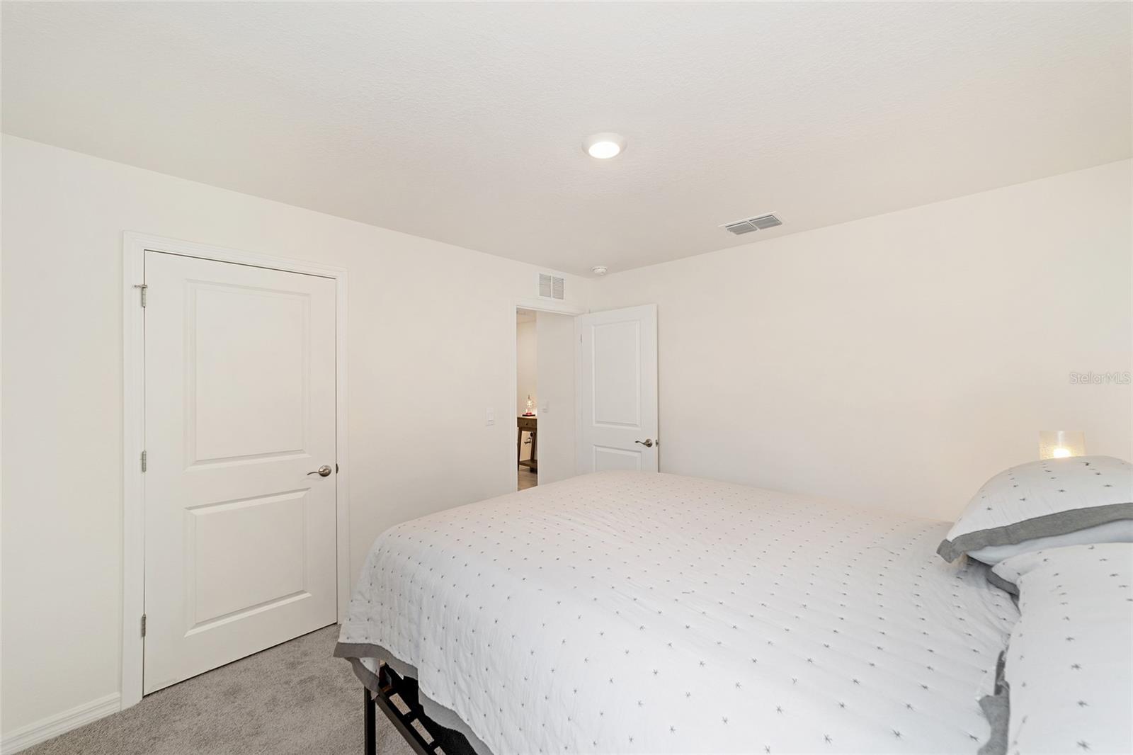 MARION OAKS UN EIGHT FIRST RE - Residential