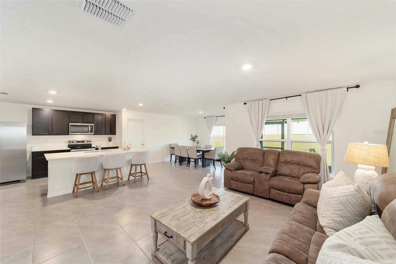 MARION OAKS UN EIGHT FIRST RE - Residential