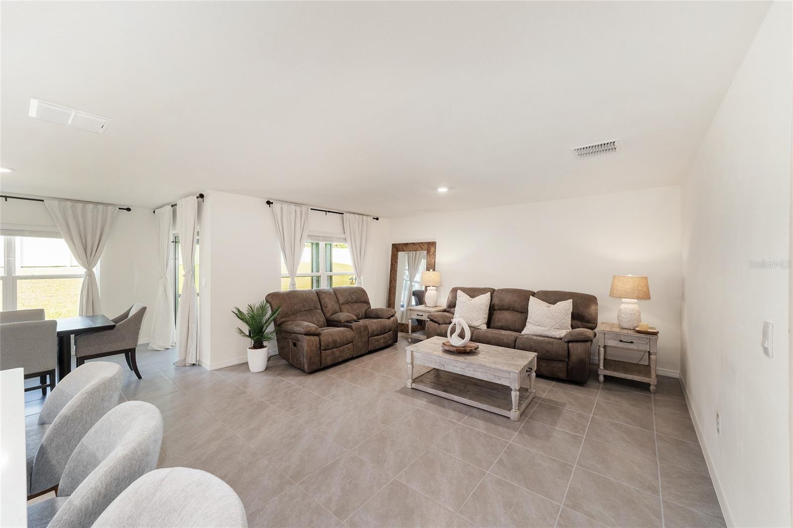 MARION OAKS UN EIGHT FIRST RE - Residential