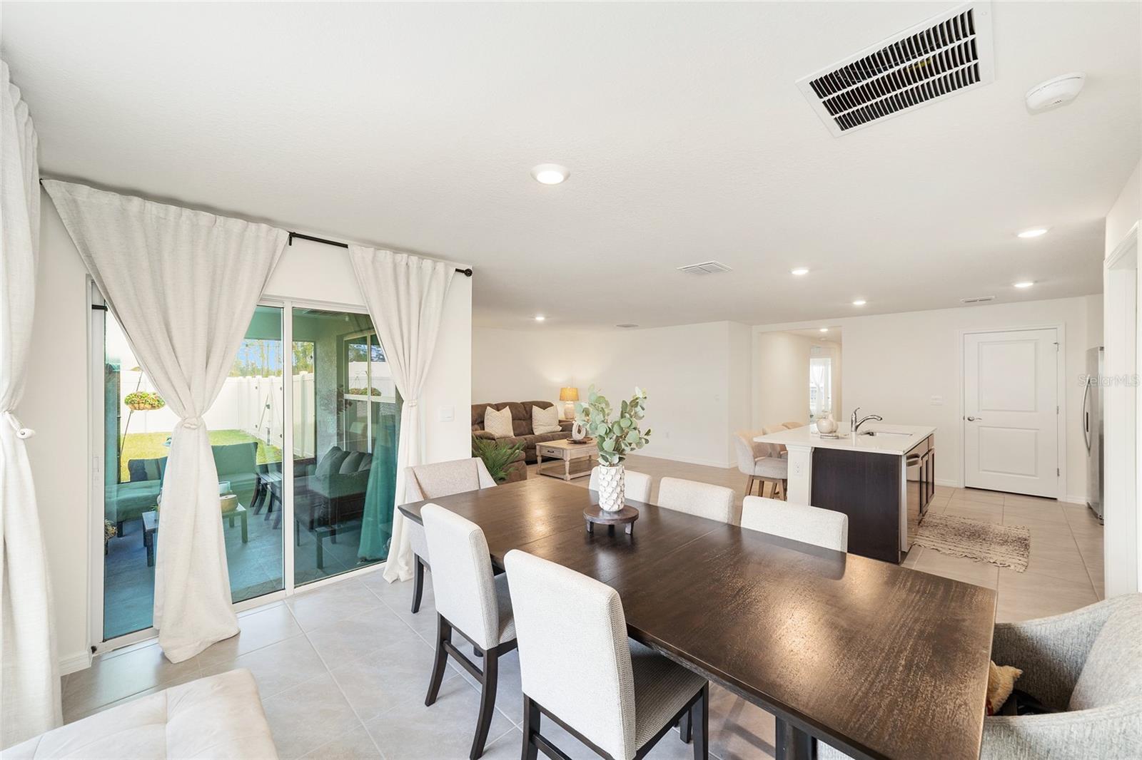 MARION OAKS UN EIGHT FIRST RE - Residential