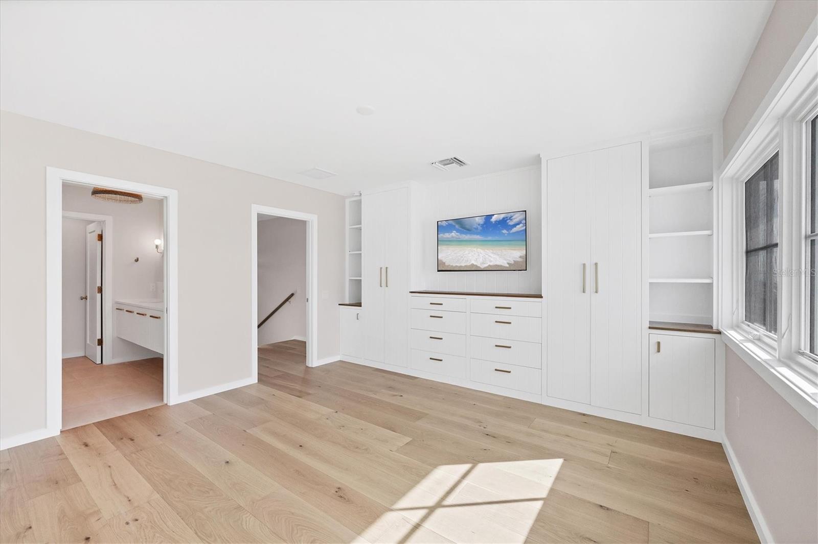 LIGHTHOUSE RESIDENCE 18 - Residential