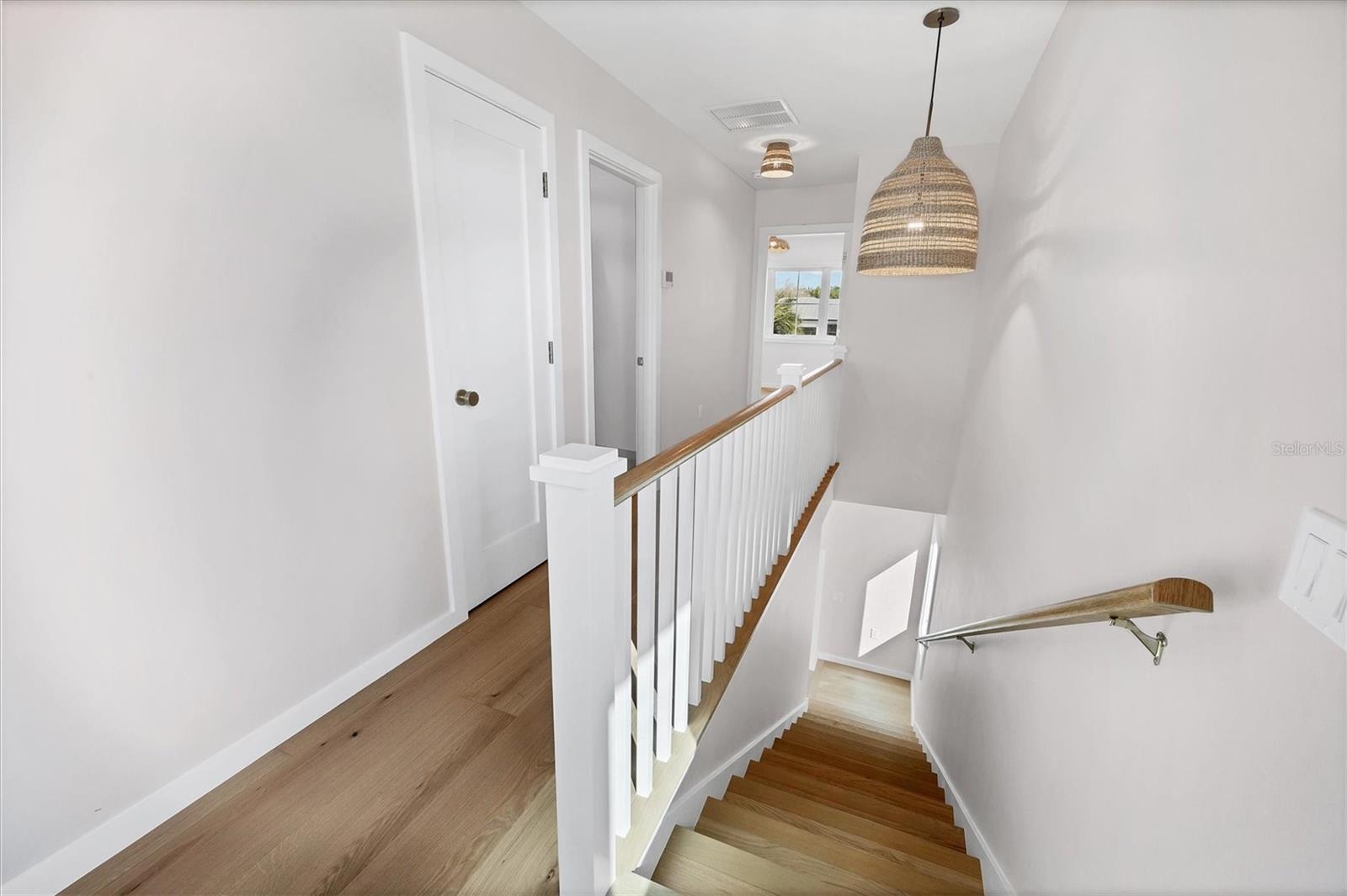 LIGHTHOUSE RESIDENCE 18 - Residential