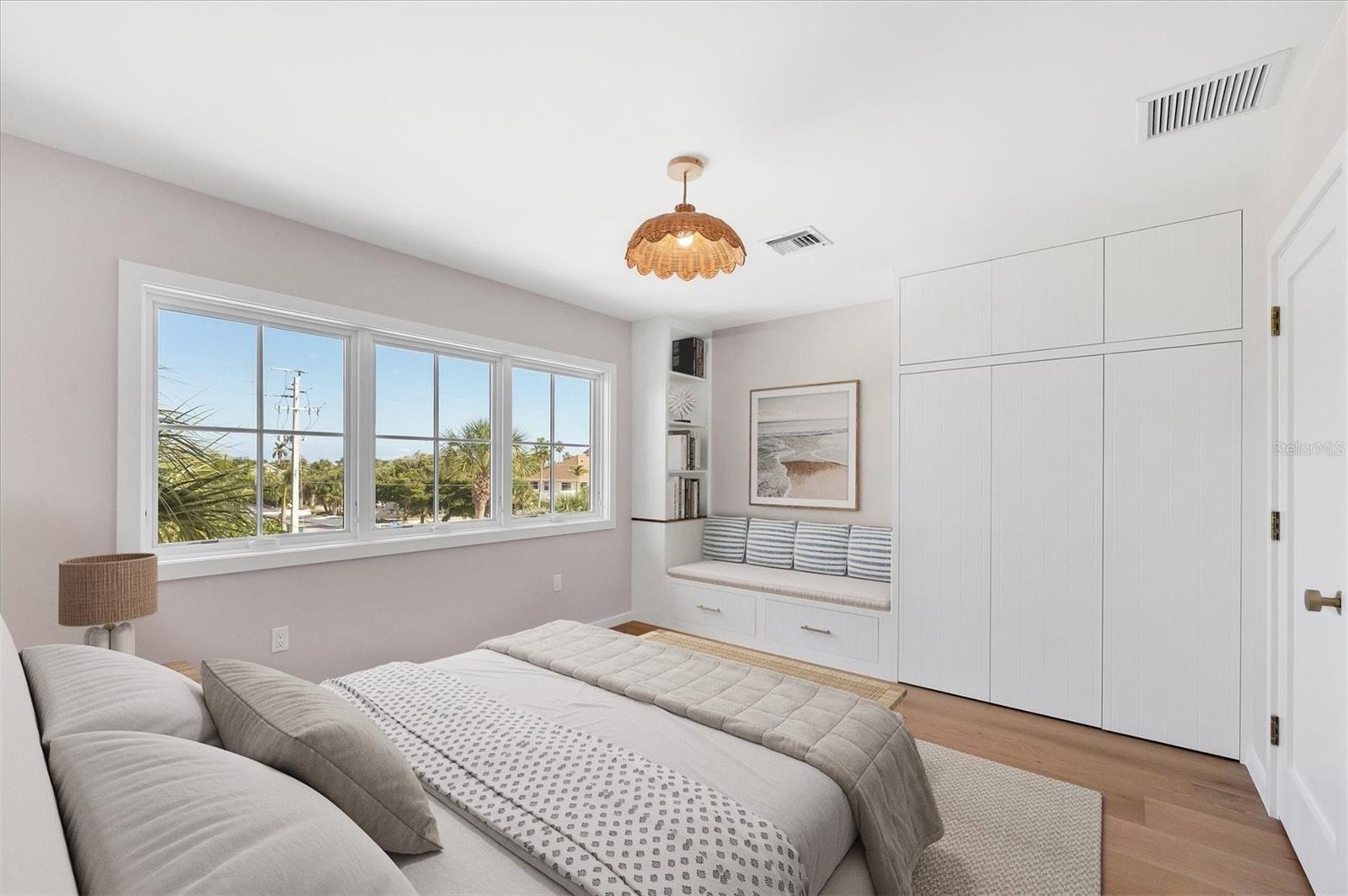 LIGHTHOUSE RESIDENCE 18 - Residential