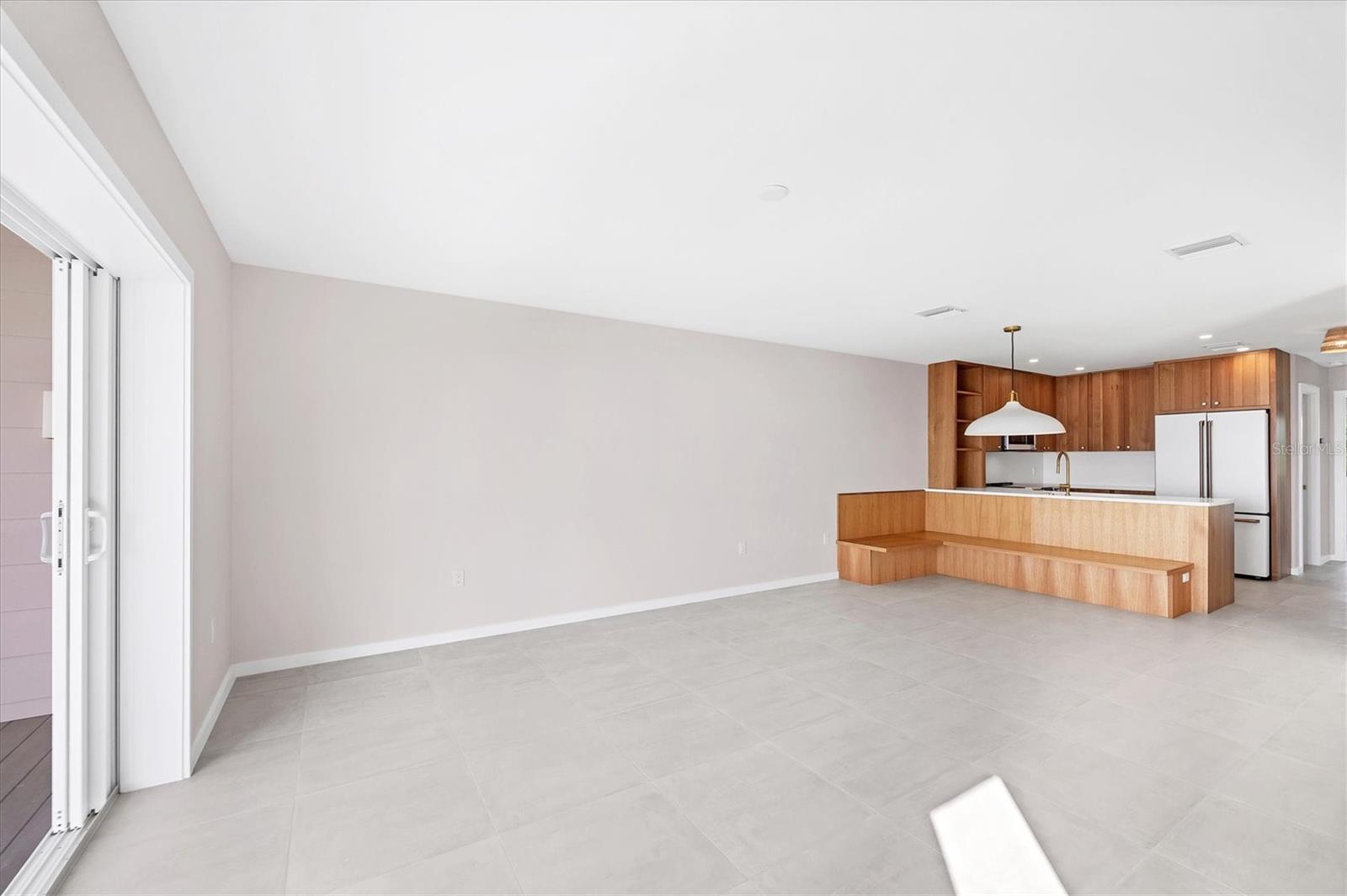 LIGHTHOUSE RESIDENCE 18 - Residential