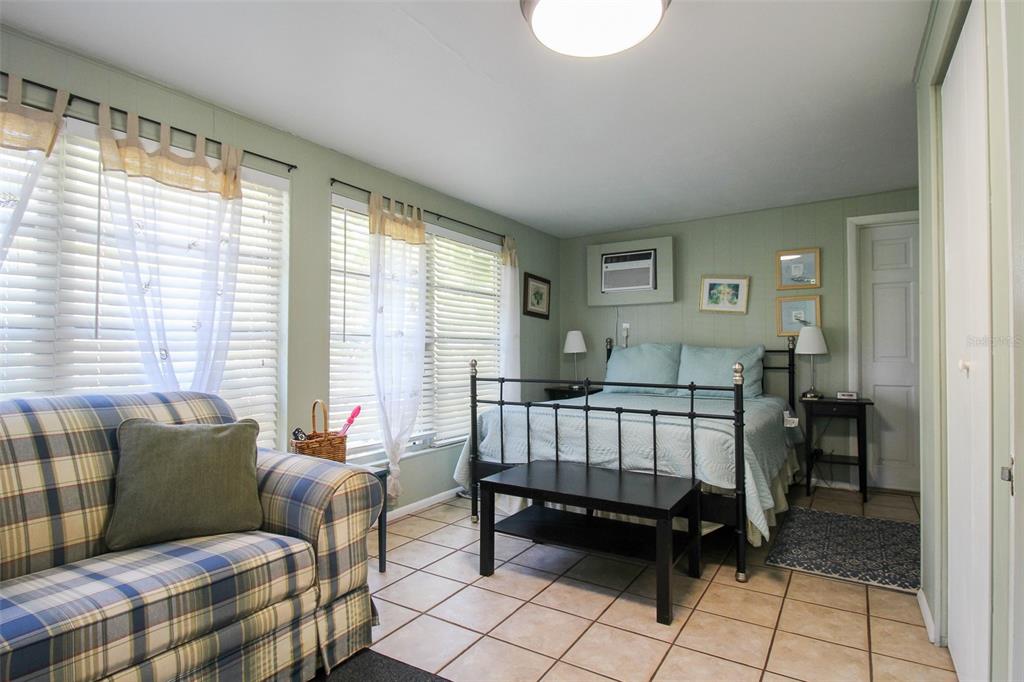 GOLDEN BEACH - Residential Lease