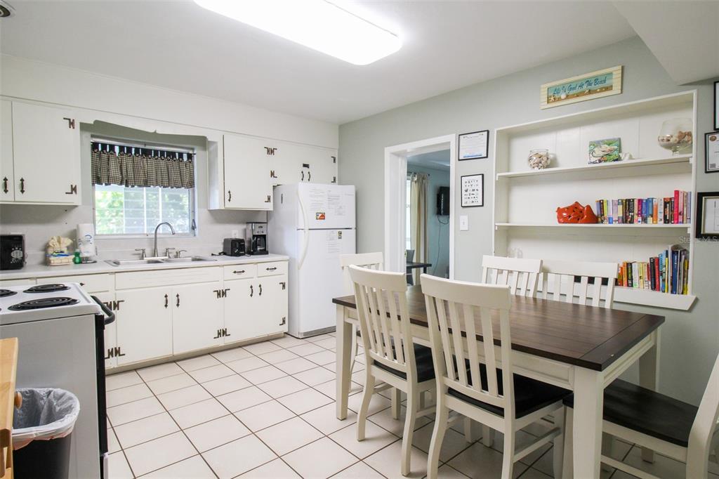 GOLDEN BEACH - Residential Lease