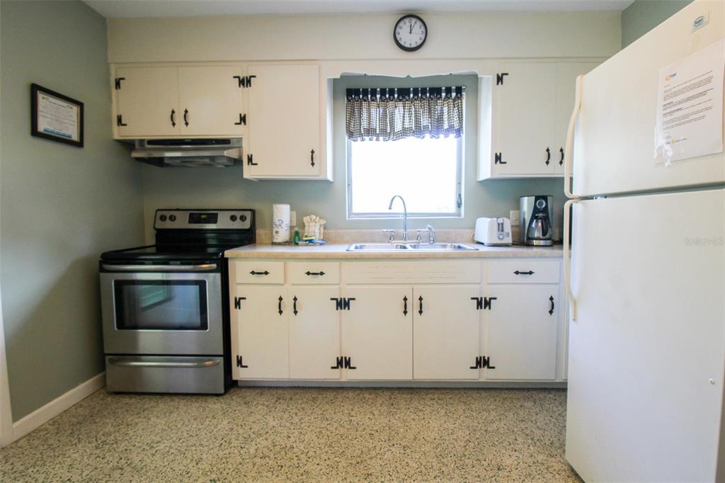 GOLDEN BEACH - Residential Lease