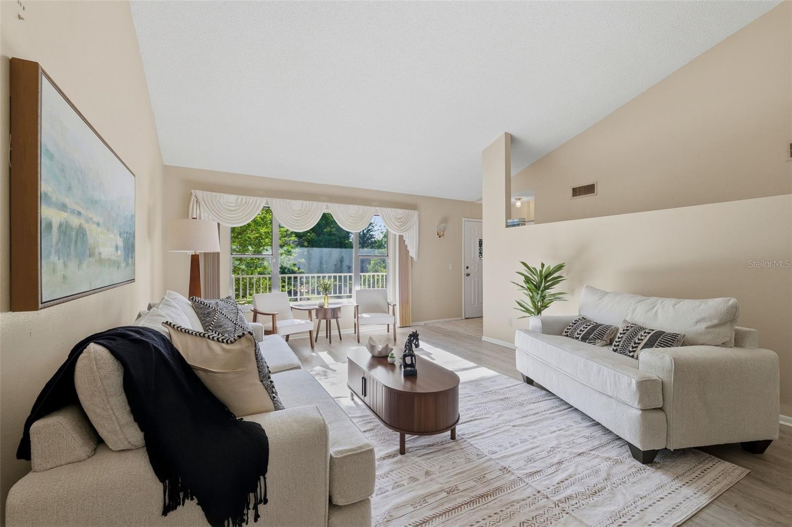 ON TOP OF THE WORLD - Residential