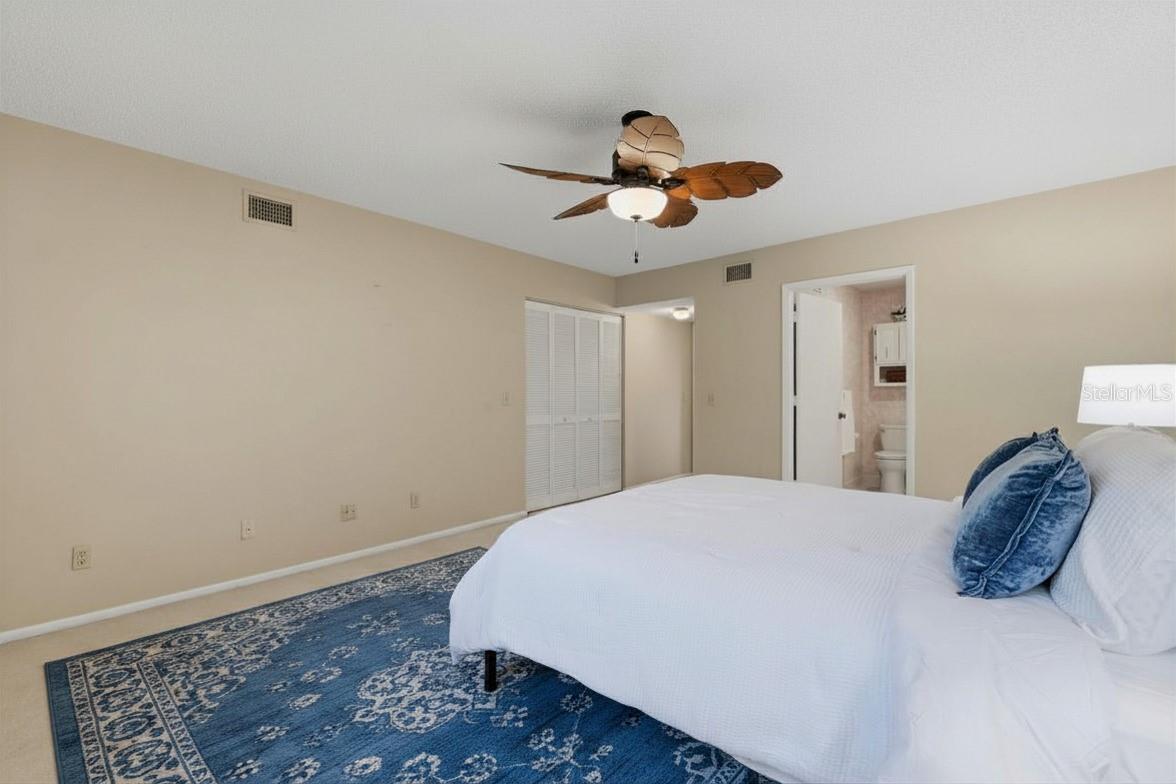 ON TOP OF THE WORLD - Residential