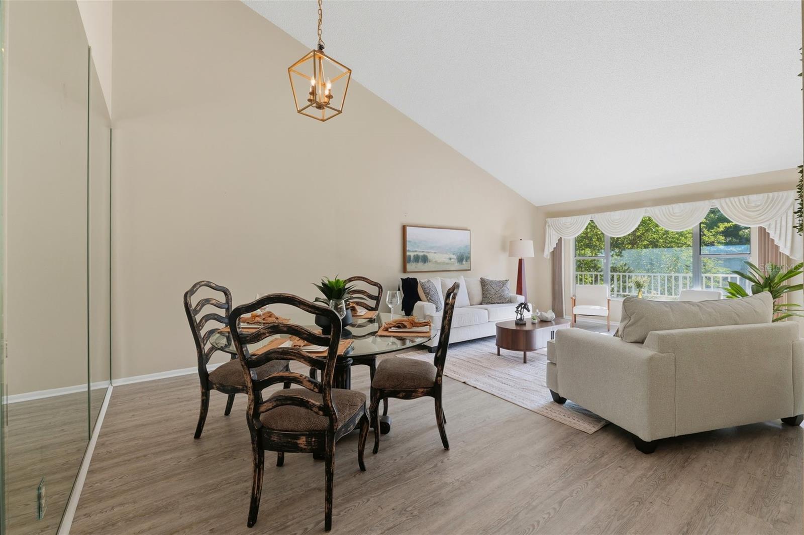 ON TOP OF THE WORLD - Residential