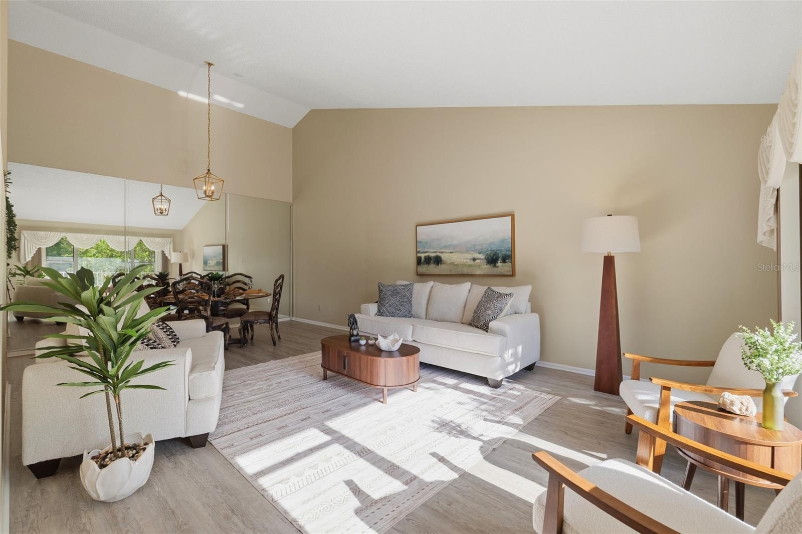 ON TOP OF THE WORLD - Residential