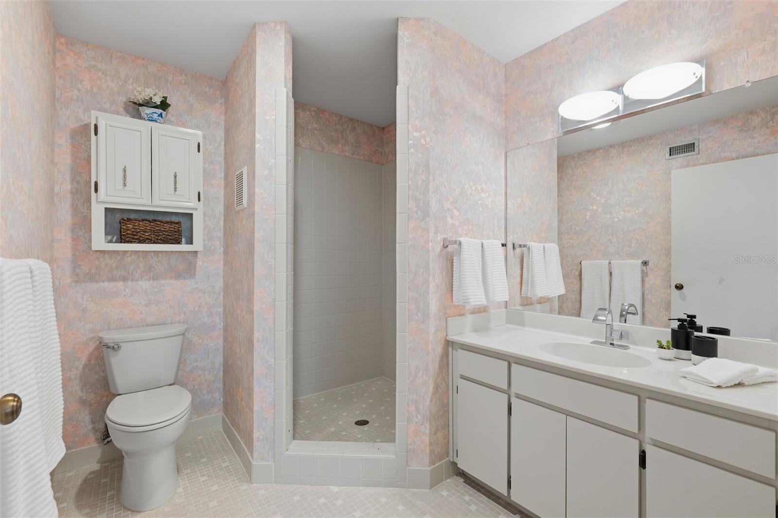 ON TOP OF THE WORLD - Residential