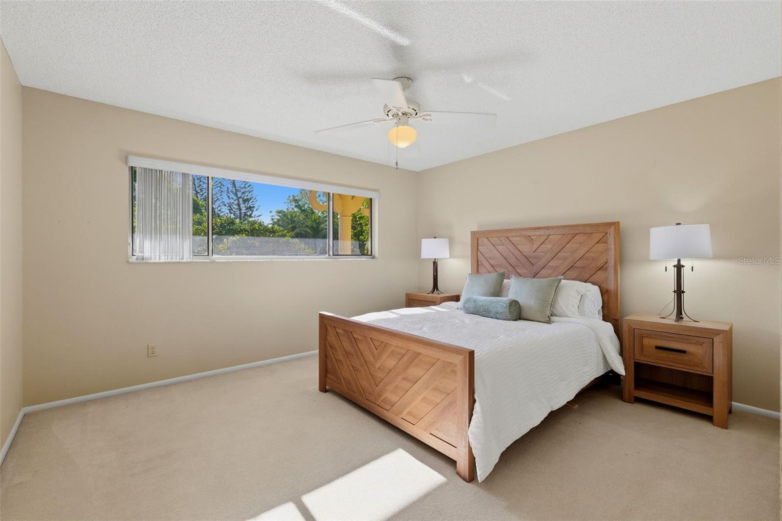 ON TOP OF THE WORLD - Residential