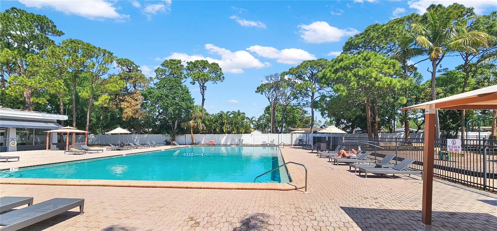 SARASOTA PALMS - Residential