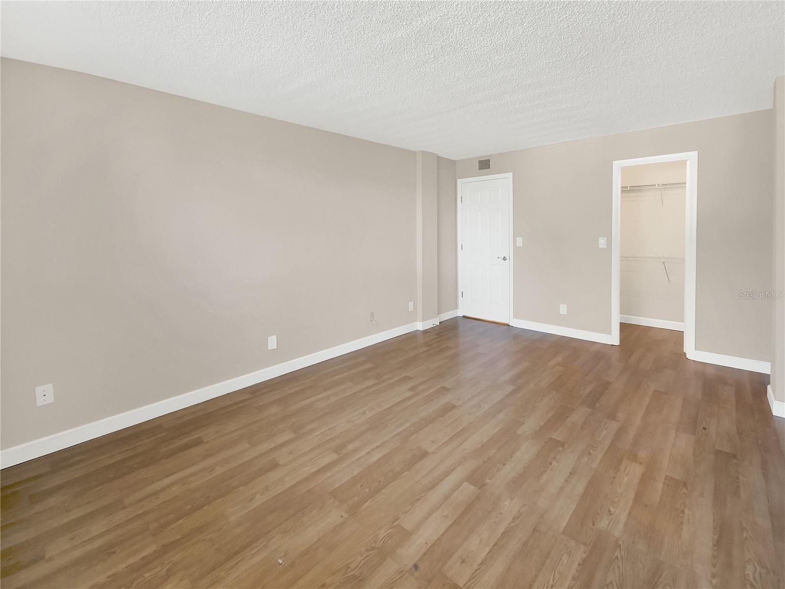 SARASOTA PALMS - Residential