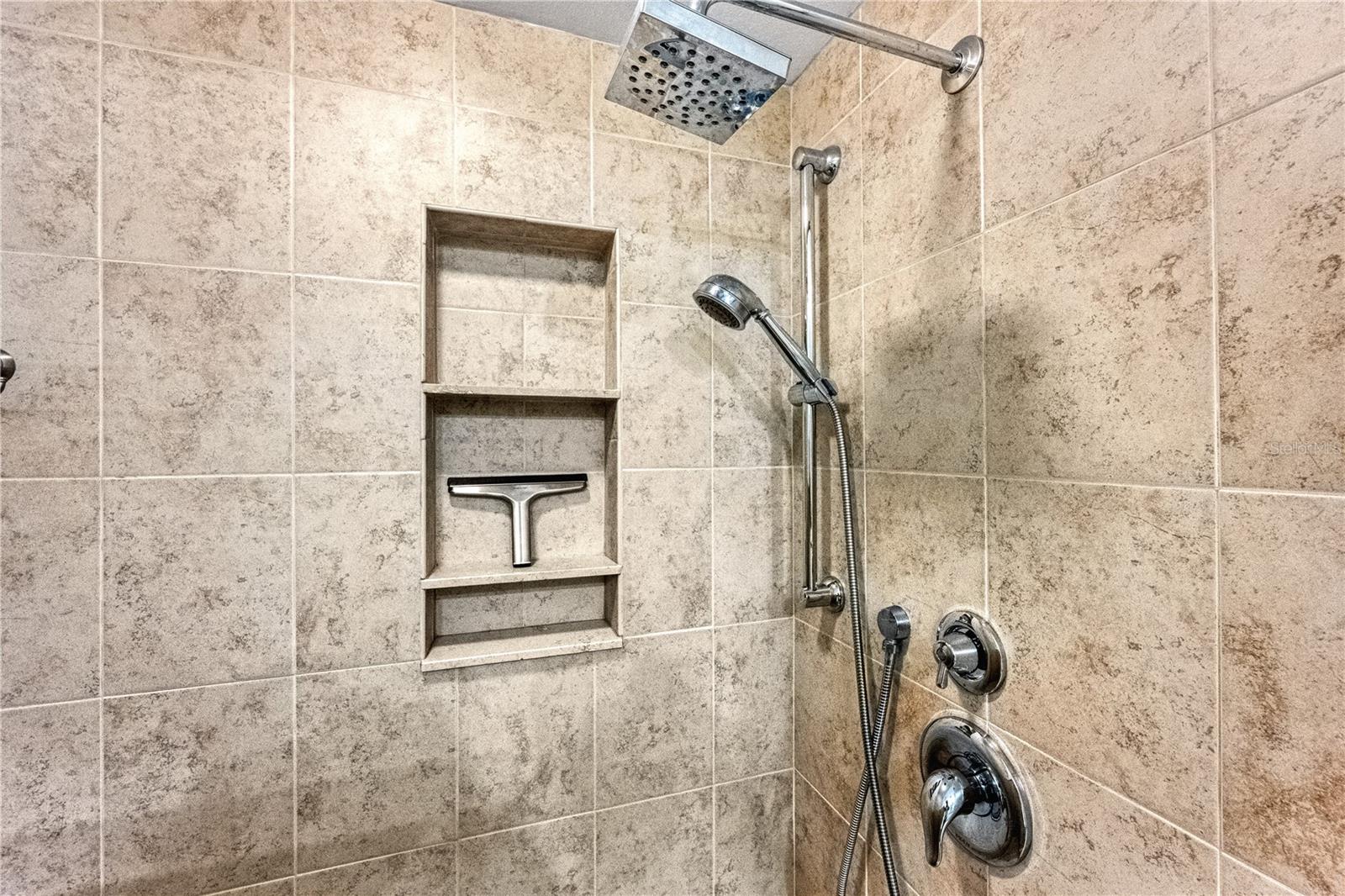 POLYNESIAN GARDENS - Residential