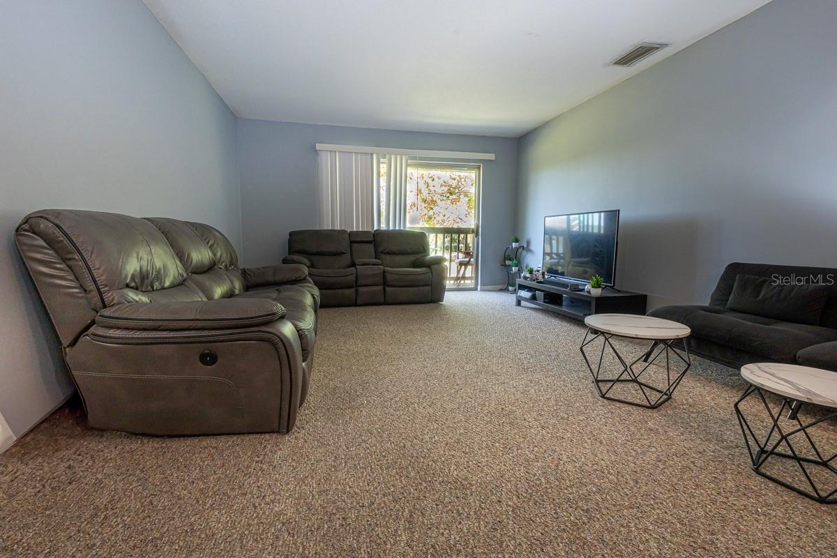 1695 LEE ROAD E215