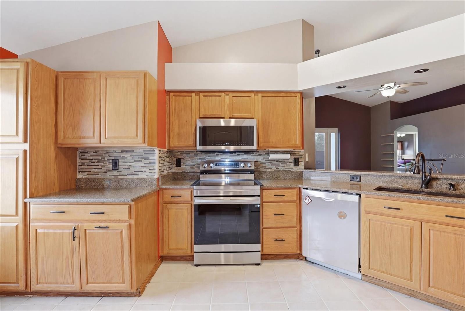 GRAND OAKS PH 02 UNITS 06 & 08 - Residential