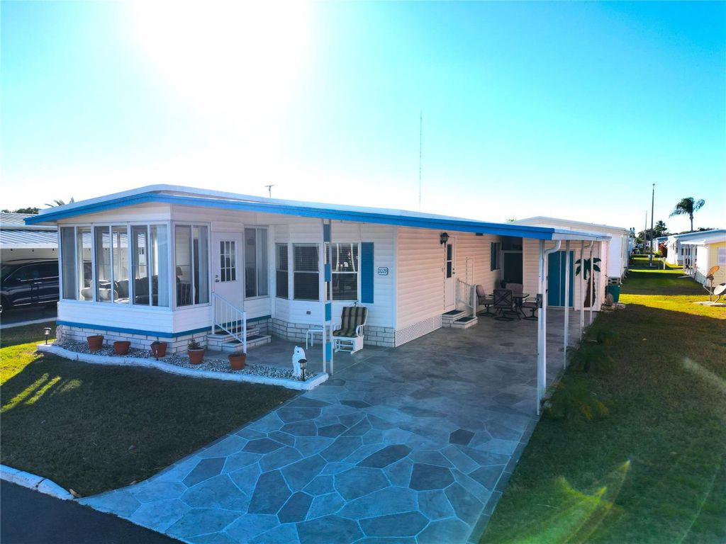 Photo of 2029 Wailua Drive, Holiday, FL 34691 (MLS # W7882233)