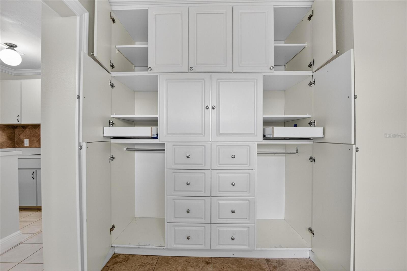 OAKWOOD VILLA - Residential