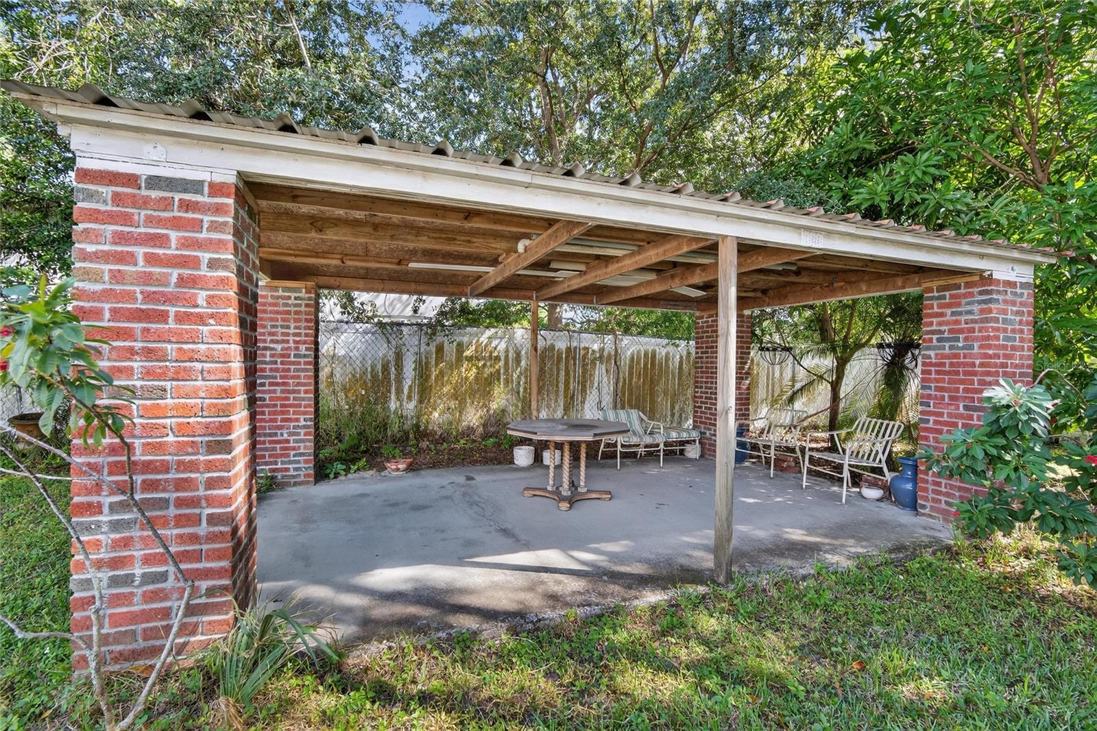 OAKWOOD VILLA - Residential