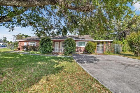 Photo of 3605 W Flora Street, Tampa, FL 33614 (MLS # TB8443485)