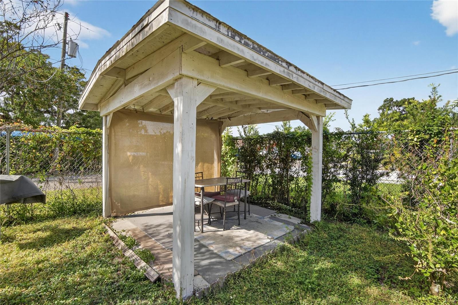 OAKWOOD VILLA - Residential