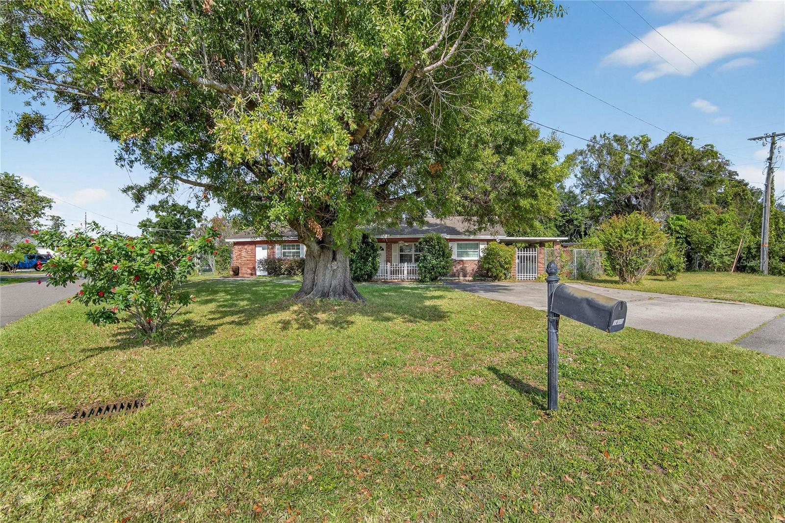 OAKWOOD VILLA - Residential