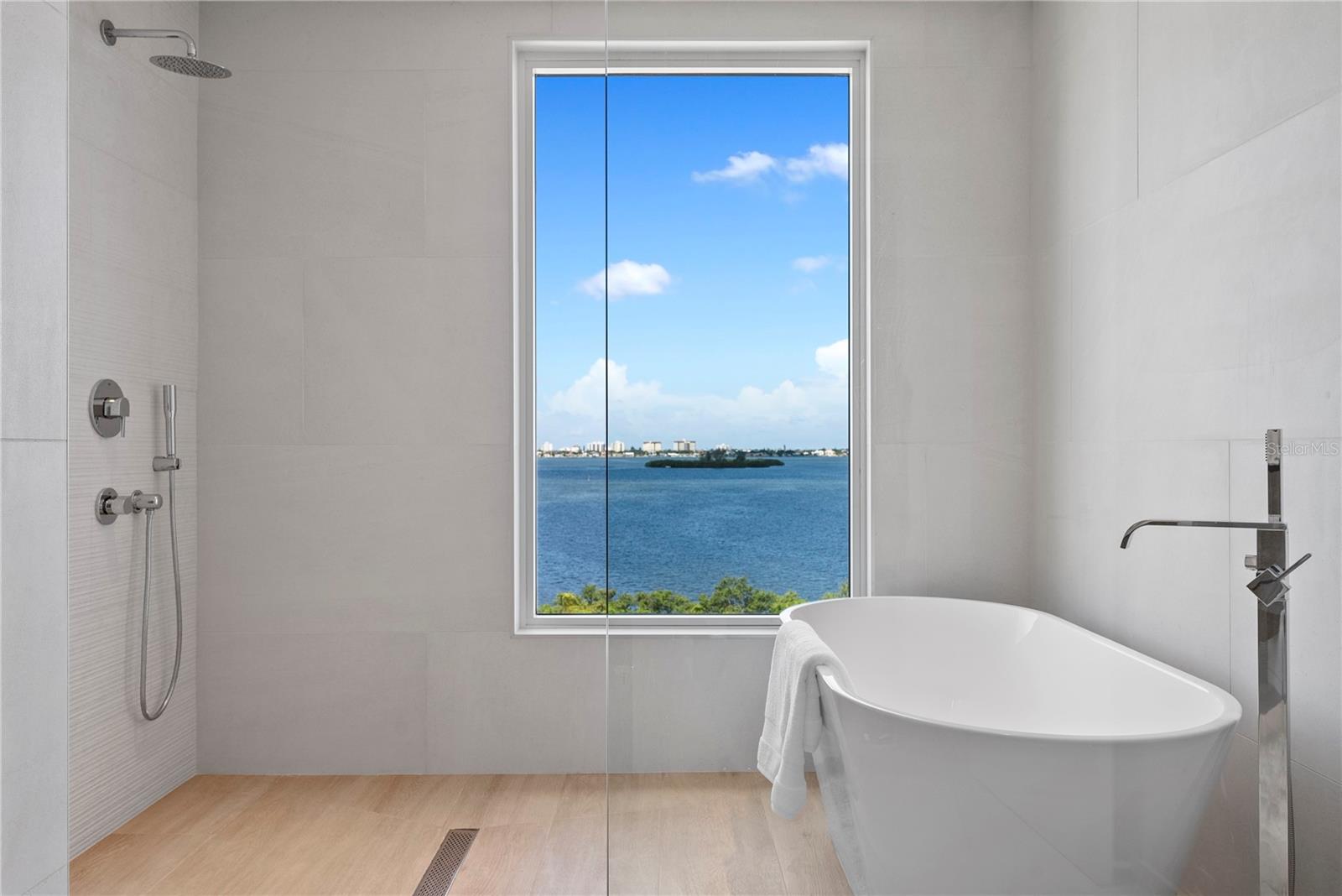 SERENA BY THE SEA CONDO - Residential