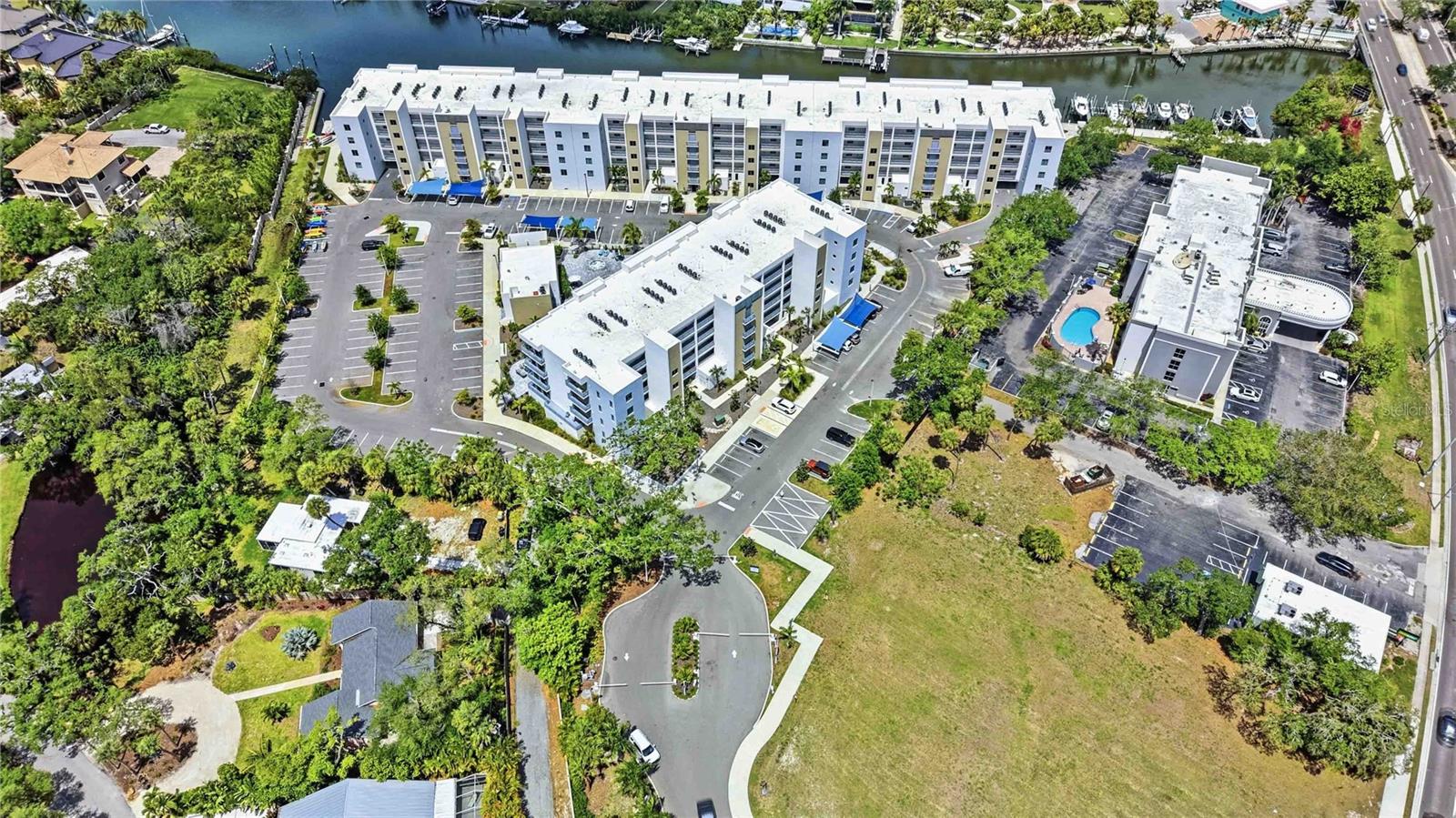 THE STRAND OF SARASOTA - Residential