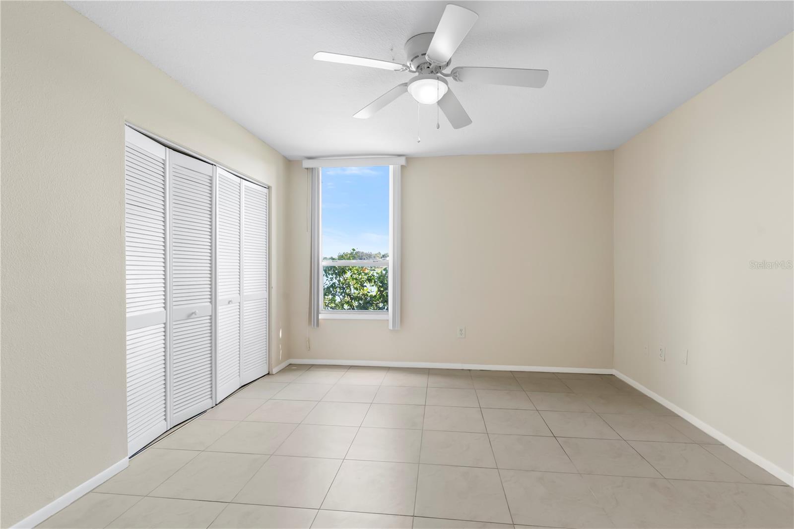 ROYAL ARMS CONDO - Residential