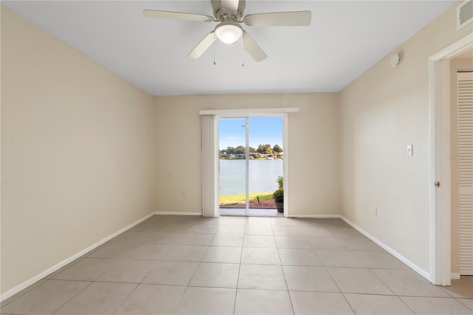 ROYAL ARMS CONDO - Residential