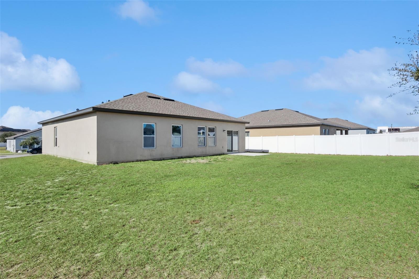 HIDDEN LAKE PRESERVE - Residential